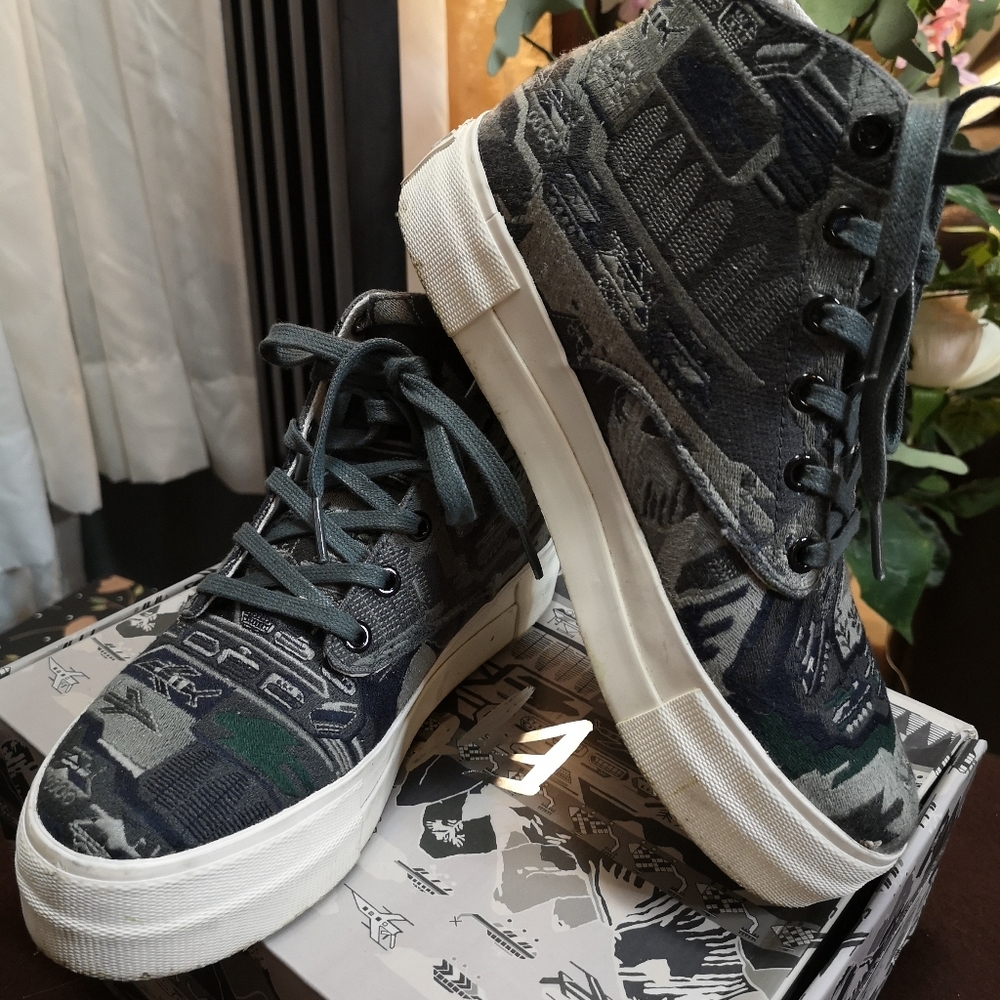 High Platform  sneakers.